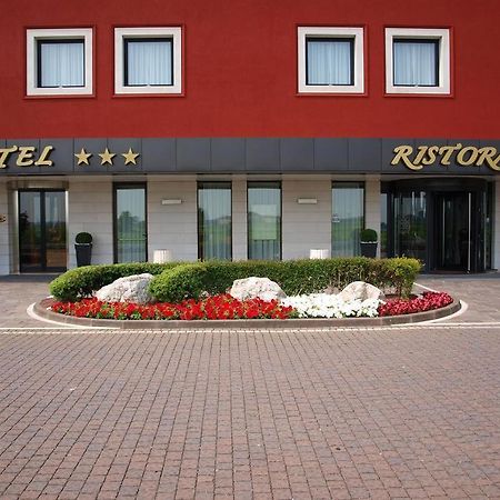 Hotel Ristorante Giada 그루몰로 델레 아바데세 외부 사진